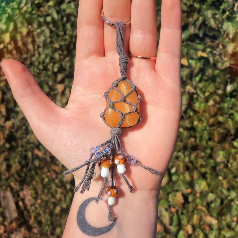 Honeycomb Calcite Macrame Mushroom Keychain